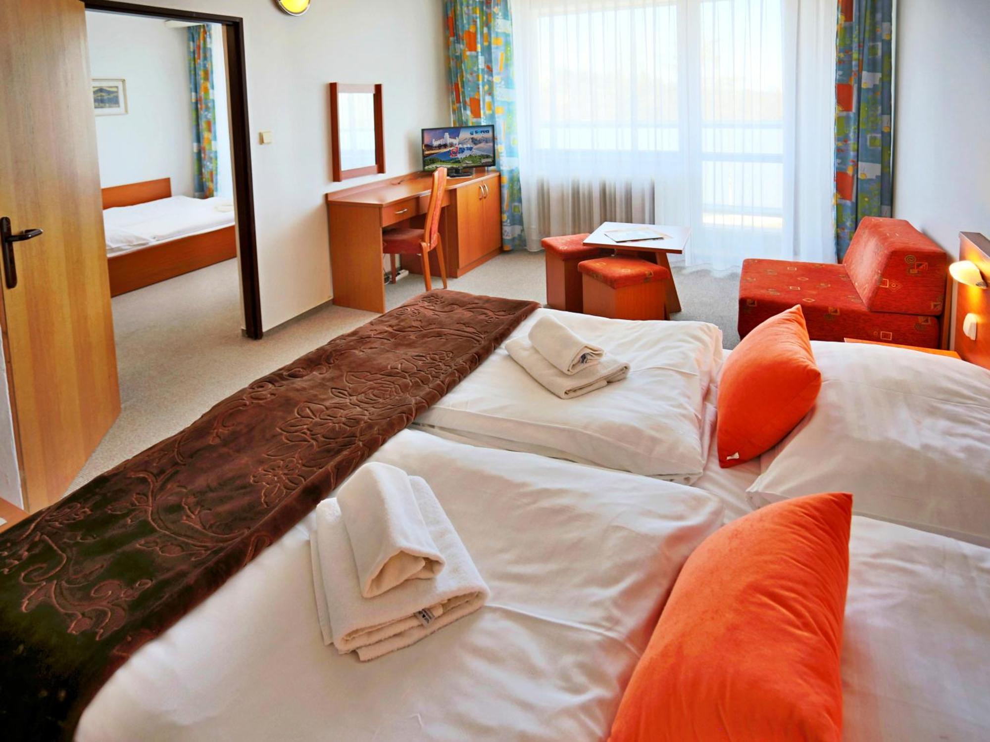 Hotel Sorea Uran Татранська Ломниця Екстер'єр фото